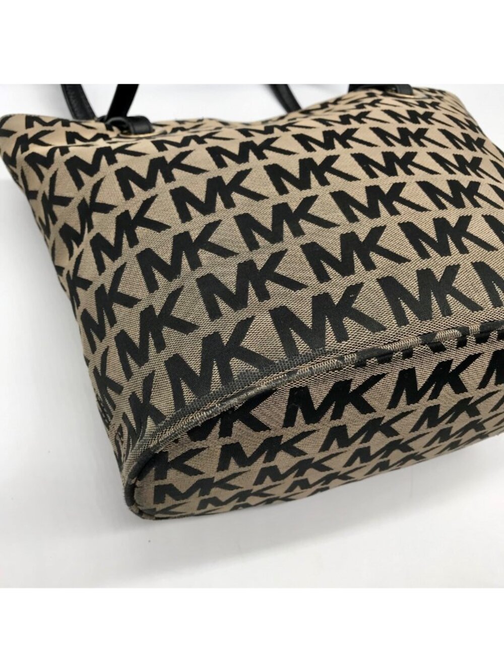 Michael Kors Beige & Black Canvas Jet Set Tote Bag - Picture 7 of 11